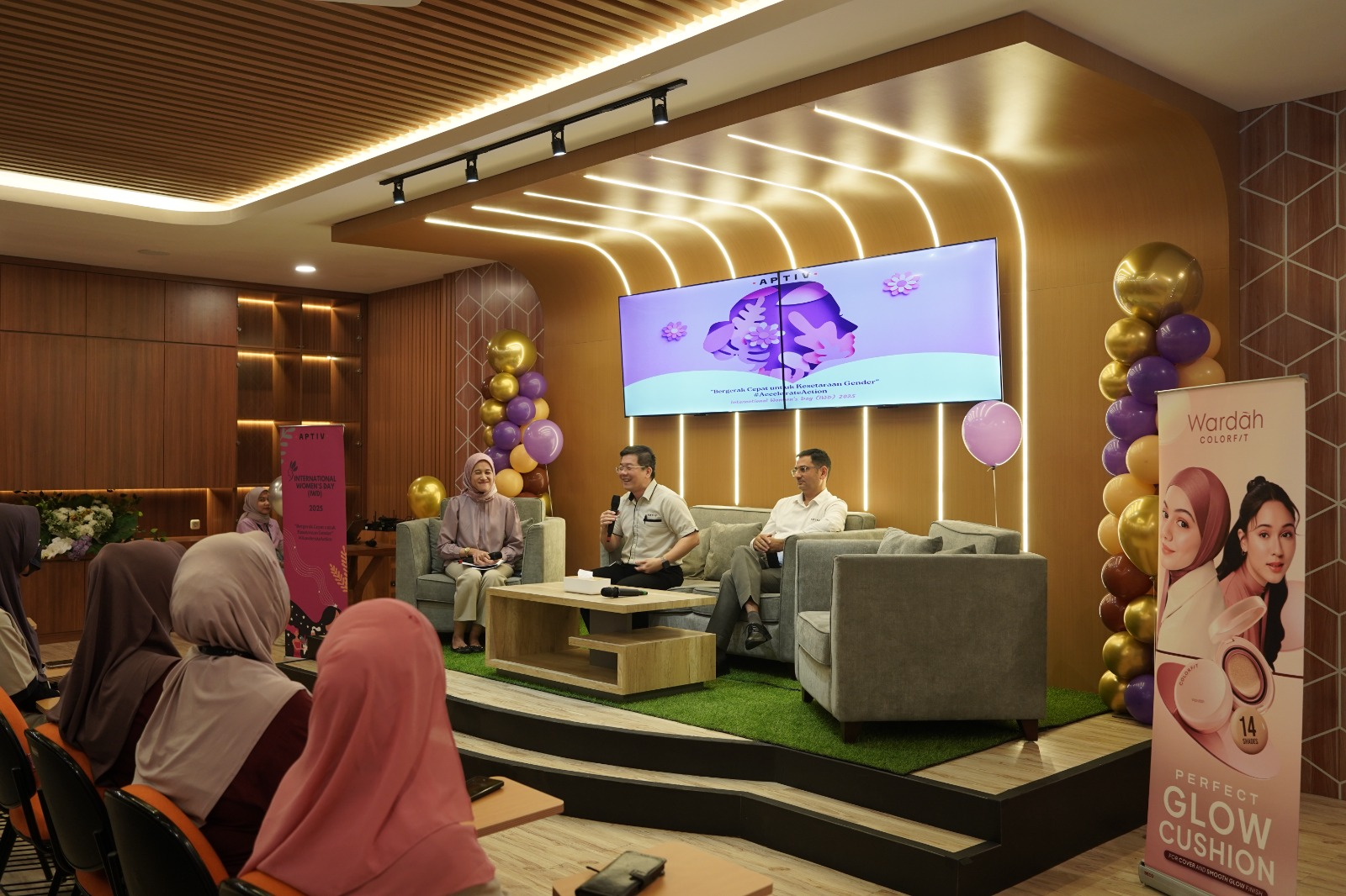 Kegiatan bersama Wardah dan Aptiv